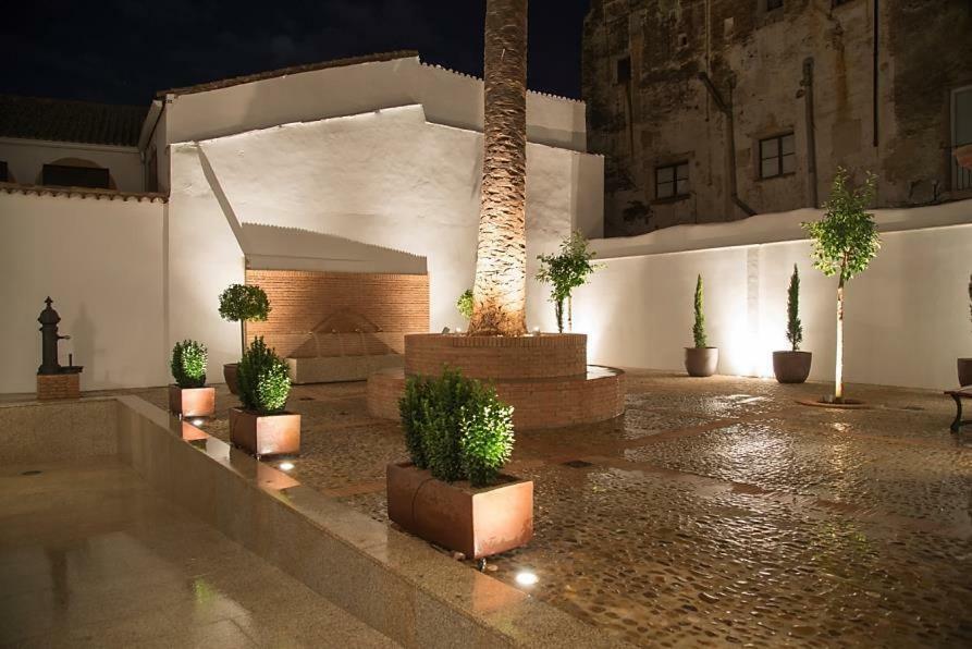 Palacio Caceres Munoz Chaves Exterior photo